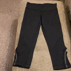 Lululemon running crops